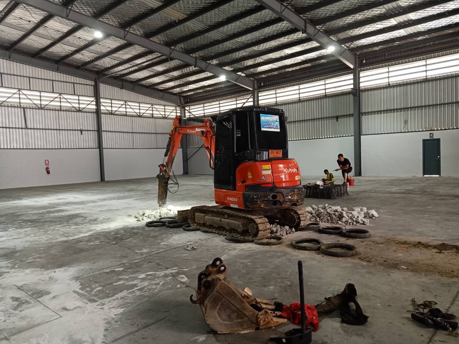 37 - https://แม็คโครให้เช่าชลบุรีบ่อวินระยอง.com | แม็คโครให้เช่าชลบุรีบ่อวินระยอง - บริการให้เช่ารถแม็คโคร พร้อมคนขับ ชลบุรี ระยอง และใกล้เคียง ให้เช่ารถแม็คโคร รายวัน รายเดือน เช่าเหมาแม็คโคร ราคาถูก นัดดูหน้างาน สำรวจพื้นที่ประเมินราคา เสนอราคาให้บริการอย่างมืออาชีพ